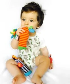 Playgro Pols- En Voetrammelaarset Zebra & Giraf - Set Van 4 Stuks, 2 Polsbandjes En 2 Rammelsokjes -Babyproducten 1000x1200