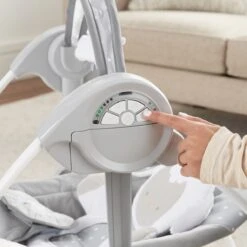 Ingenuity 0m+ Comfort 2 Go Portable Swing™ - Cuddle Lamb / Babyschommel 28 Ingenuity 0m+ Comfort 2 Go Portable Swing™ - Cuddle Lamb / Babyschommel -Babyproducten 1198x1200 29