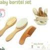 UpGreen® - Baby Verzorgingsset – Baby Borstel – Baby Borstel Set - Kraamcadeau – Baby Manicureset - Baby Verzorgingsproducten – Baby Borstel En Kam – Baby Kam – Baby Borstel Hout – Baby Haarborstel – Baby Borstel Geitenhaar -Babyproducten 1200x1017