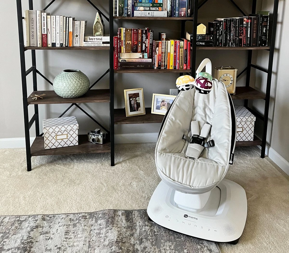 4moms MamaRoo 5 Classic Grey | Beweegt Zoals Jij, Bedienen Met Je Smartphone, WiFi Smart Home Integratie Via Amazon Alexa En Google Home 5 4moms MamaRoo 5 Classic Grey | Beweegt Zoals Jij, Bedienen Met Je Smartphone, WiFi Smart Home Integratie Via Amazon Alexa En Google Home - Afbeelding 3