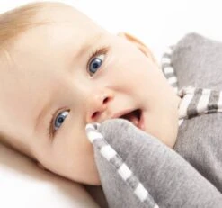 Love To Dream™ Babyslaapzak Swaddle Up™ - Inbakeren - Baby 3-6 Maanden - 6-8.5 Kg - All Season - Grijs -Babyproducten 1200x1123 3