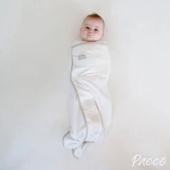 Pacco Comodo Inbakerdoek - Vanaf 7 Kg - Wit 11 Pacco Comodo Inbakerdoek - Vanaf 7 Kg - Wit -Babyproducten 1200x1200 1206