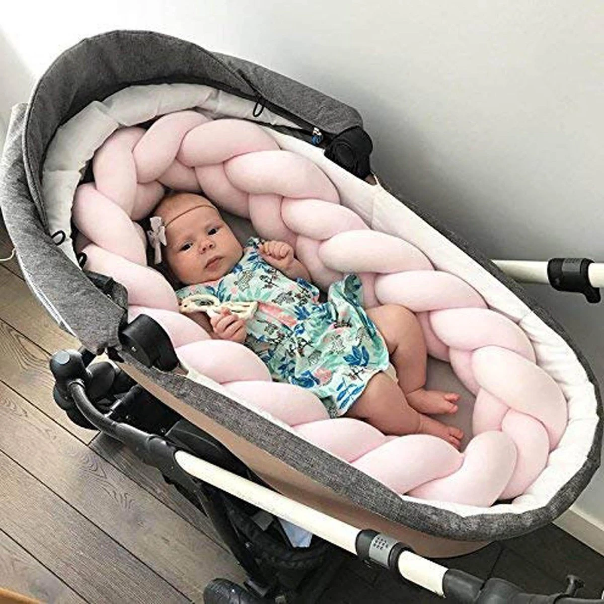 Buxibo Baby Bed Bumper - Baby Veiligheid/Hoofdbescherming/Bedbescherming - Multifunctionele Voedingskussen/Bedomrande/Boxomrander - 200CM - Roze 12 Buxibo Baby Bed Bumper - Baby Veiligheid/Hoofdbescherming/Bedbescherming - Multifunctionele Voedingskussen/Bedomrande/Boxomrander - 200CM - Roze - Afbeelding 10