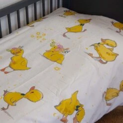 Decoware® Ledikant Dekbedovertrek Eendjes - Katoen Renforce - 100x135 Cm - 40x60 Cm -Babyproducten 1200x1200 1538