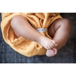 KipKep Blenker Hydrofiele Badcape - Maat 100x70cm - Little Bees Geel -Babyproducten 1200x1200 824