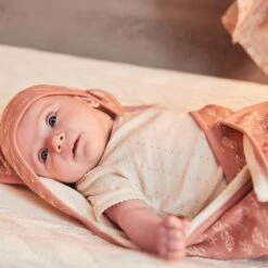 Jollein Badcape Meadow 75x75cm - Rosewood -Babyproducten 1200x1200 844