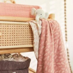 Jollein Badcape Meadow 75x75cm - Rosewood -Babyproducten 1200x1200 845