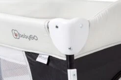 Campingbed BabyGO Sleeper DeLuxe Zwart (incl. Bodemverhoger) -Babyproducten 1200x798 3