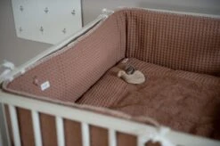 Koeka Boxbumper Wafel Amsterdam - Lichtbruin 180x30cm -Babyproducten 1200x799 47