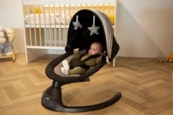 Tryco Hugg Swing Babyschommel - Zilver/Wit - Draaibare Babyswing - Met Muziek -Babyproducten 1200x800 226