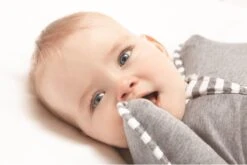 Love To Dream™ Babyslaapzak Swaddle Up™ - Inbakeren - Baby 3-6 Maanden - 6-8.5 Kg - All Season - Grijs -Babyproducten 1200x802 2
