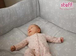 Steff - Parkomrander - Boxomrander 340x29 Cm - Print Schommelpaardjes - OEKO-TEX Standard 100 -Babyproducten 1200x880 4