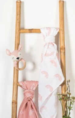 Jollein Bijtring Deer - Pale Pink -Babyproducten 763x1200
