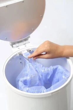 DiaperPail - Soft Grey - Luieremmer Met Speciale Luiersluis - Werkt Met Normale Vuilniszakken -Babyproducten 799x1200 18