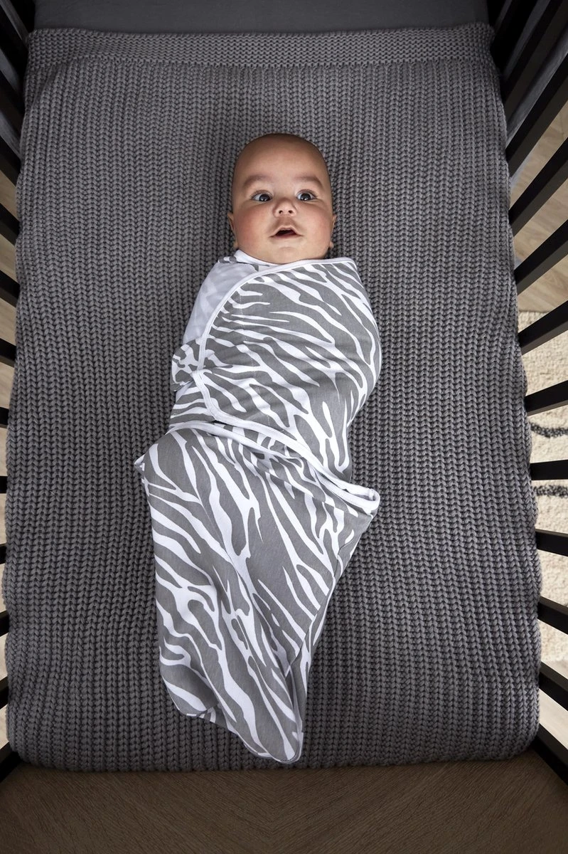 SwaddleMeyco Inbakerdoek Zebra - 0-3 Maanden - Grijs 4 SwaddleMeyco Inbakerdoek Zebra - 0-3 Maanden - Grijs - Afbeelding 2