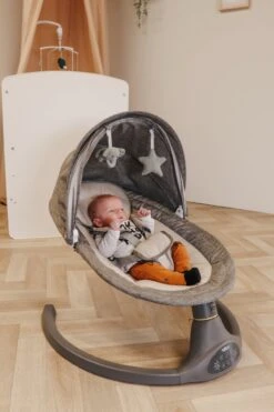 Tryco Hugg Swing Babyschommel - Grijs - Draaibare Babyswing - Met Muziek -Babyproducten 800x1200 148