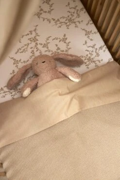 Meyco Branches Hoeslaken Ledikant - Sand - 60x120cm -Babyproducten 800x1200 202