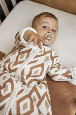 Meyco Ikat/Uni Wieglaken - 2-pack - Sand/toffee - 75x100cm 11 Meyco Ikat/Uni Wieglaken - 2-pack - Sand/toffee - 75x100cm -Babyproducten 800x1200 260