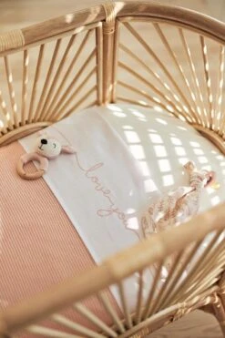 Jollein Baby Laken Ledikant 120x150cm Love You - Pale Pink -Babyproducten 800x1200 261