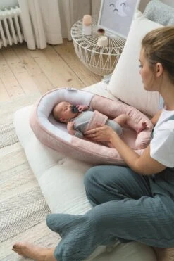 Doomoo Cocoon - Babynestje - Organisch Katoen - 74 X 46 Cm - Misty Pink 15 Doomoo Cocoon - Babynestje - Organisch Katoen - 74 X 46 Cm - Misty Pink -Babyproducten 800x1200 278