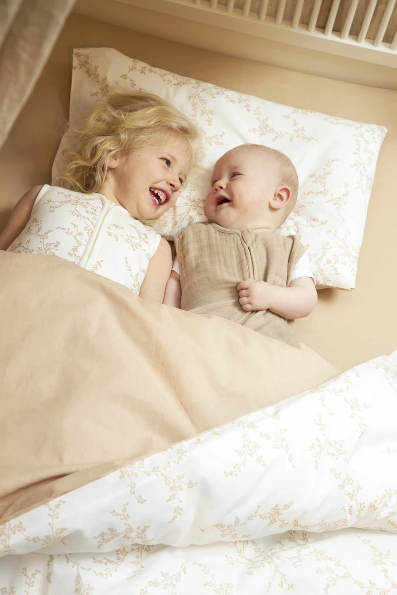 Meyco - Dekbedovertrek Ledikant - Branches - Sand - 100x135cm 5 Meyco - Dekbedovertrek Ledikant - Branches - Sand - 100x135cm - Afbeelding 3