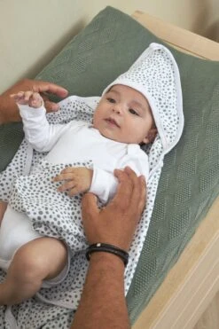 Meyco Badcape Basic Jersey/Cheetah 2-pack - Forest Green - 80x80cm -Babyproducten 800x1200 68