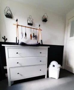 DiaperChamp One - Luieremmer - Verzorging - Luieremmers - White Black -Babyproducten 987x1200 1