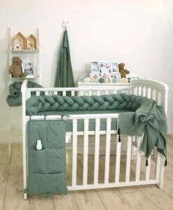 MamaLoes Amy Pure Stonegreen 210 Cm Braided Bedbumper 80122 -Babyproducten 988x1200 10